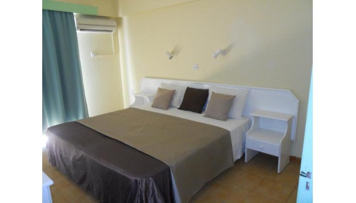 A. Maos Hotel Apartments poza 9
