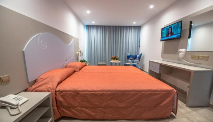 Hotel Nicholas Color poza 2