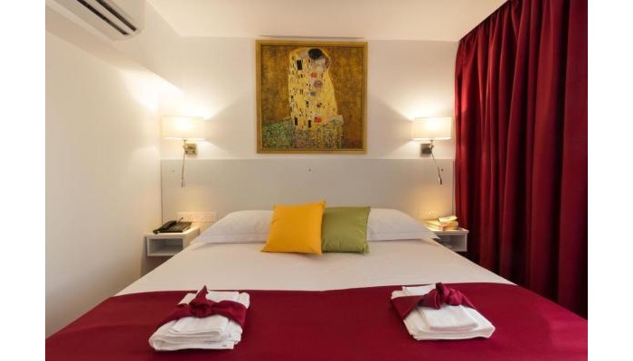 Art & Wine Studios And Apts poza 5