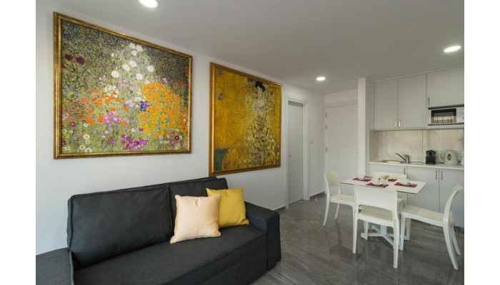 Art & Wine Studios And Apts poza 10