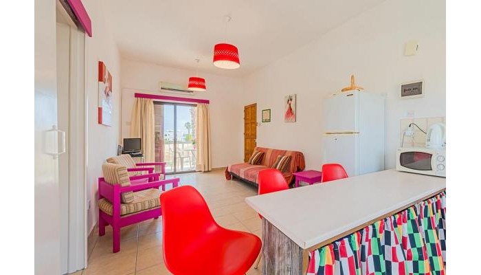 Color Cyprus Apartments poza 18