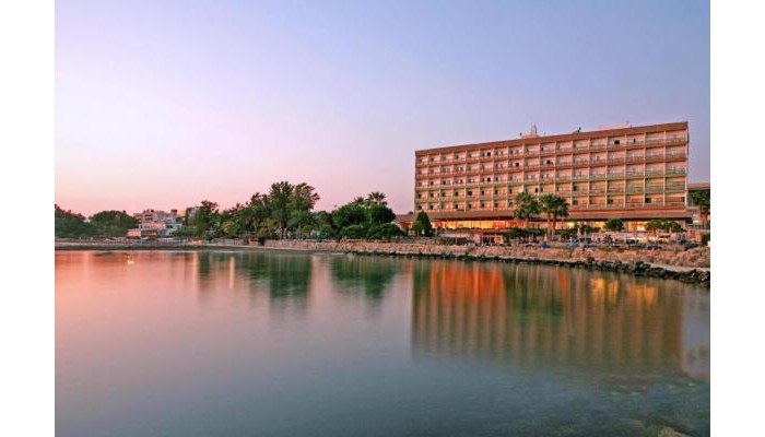 Hotel Crowne Plaza Limassol poza 0