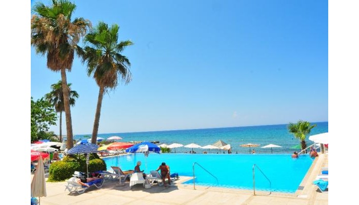 La Hotel & Resort poza 7