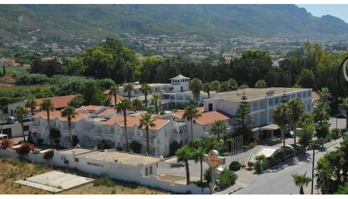 La Hotel & Resort poza 0