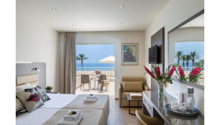 Queen's Bay Hotel poza 7