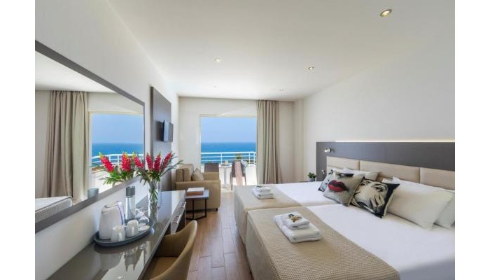 Queen's Bay Hotel poza 8