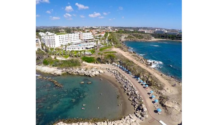 Queen's Bay Hotel poza 3