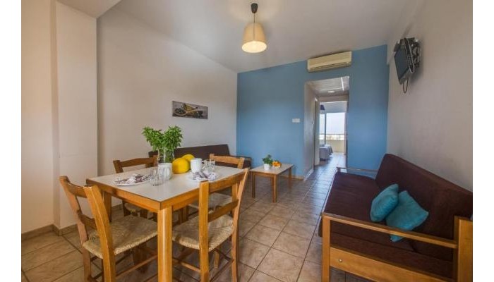 Captain Karas Holiday Apartments poza 12